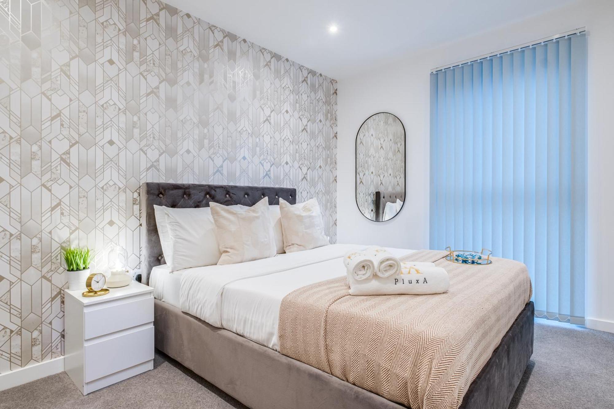 Pluxa Crème Opulence 5 Star Beautiful High End Apartment in Birmingham City Centre Extérieur photo