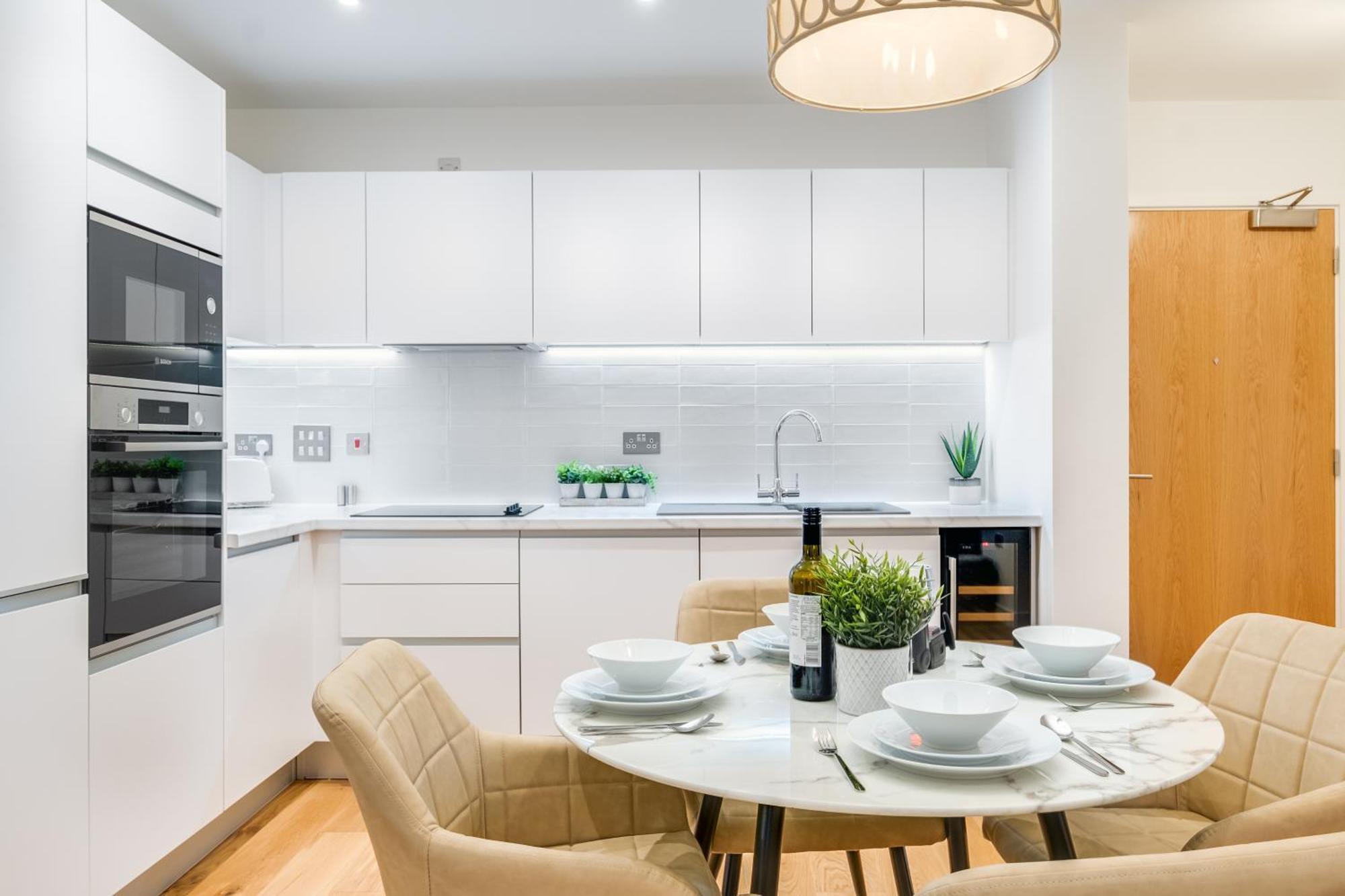 Pluxa Crème Opulence 5 Star Beautiful High End Apartment in Birmingham City Centre Extérieur photo