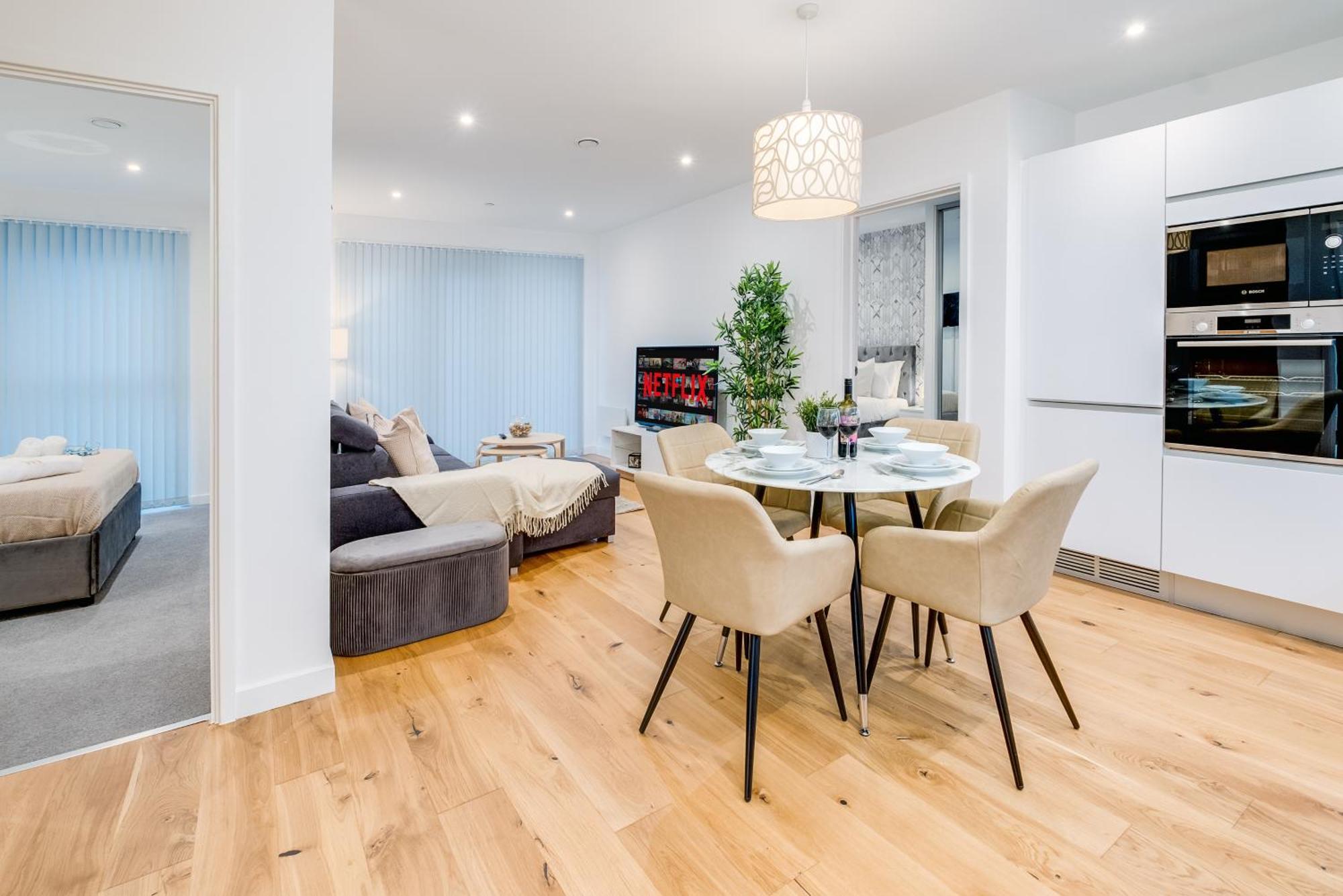 Pluxa Crème Opulence 5 Star Beautiful High End Apartment in Birmingham City Centre Extérieur photo